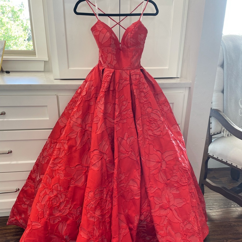 Sherri Hill Spring 2021 collection dress.! Size 0.